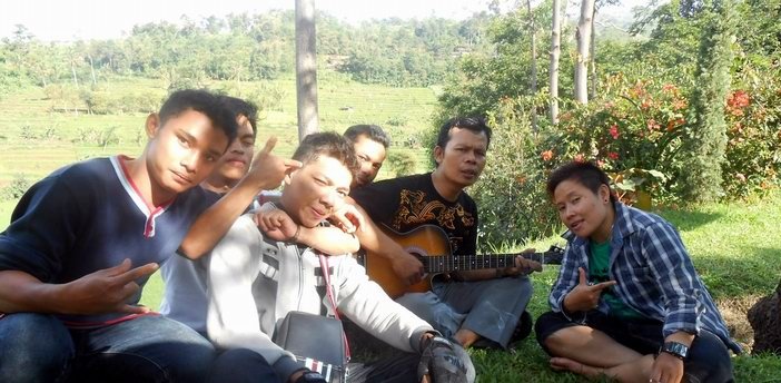 Wisata dan Buka Bersama Siswa Paket C Juli 2013